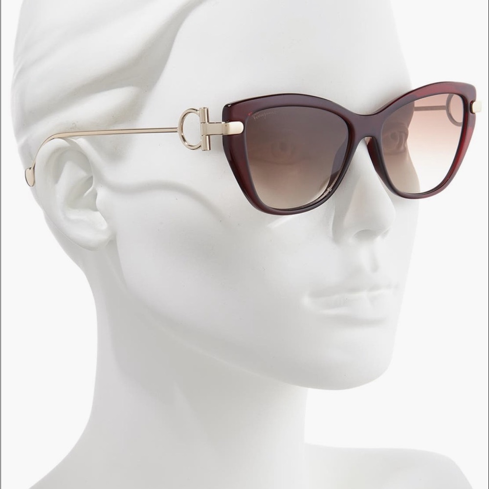 Salvatore Ferragamo Cat eye Sunglasses